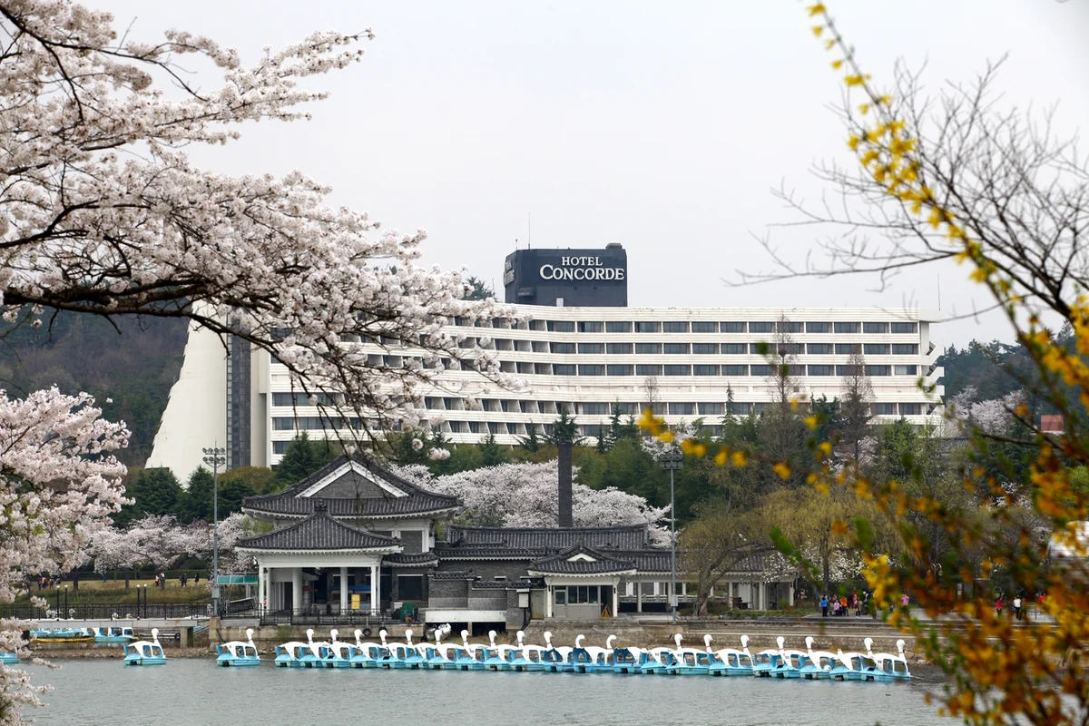 라한셀렉트 경주 - 경주 여행